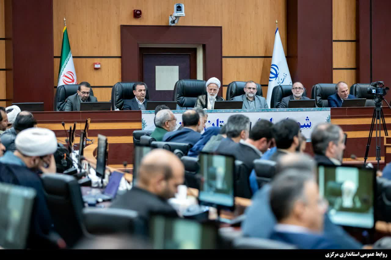 روزه خواری در ملاء عام حرام است و باید حرمت و شأن این ماه نگاه داشته شود